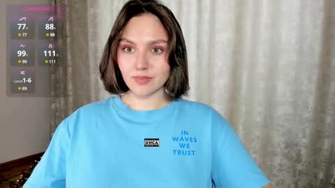 Snapshot of hoot_owl_cb chatting on March 11, 1:37 am Karina online show from March 11, 1:37 am