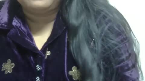 Snapshot of horneydesibabe chatting on December 17, 5:36 pm horneydesibabe online show from December 17, 5:36 pm