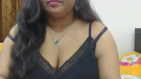 Snapshot of horneydesibabe chatting on October 16, 6:43 pm horneydesibabe online show from October 16, 6:43 pm