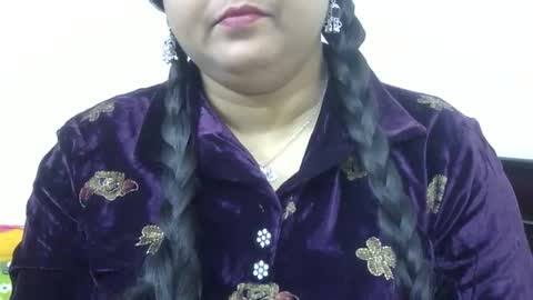 Snapshot of horneydesibabe chatting on January 1, 1:47 am horneydesibabe online show from January 1, 1:47 am
