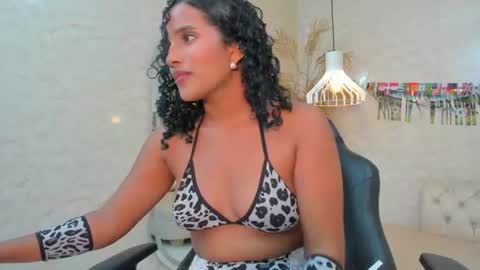 Horny Curls  online show from June 16, 4:13 am