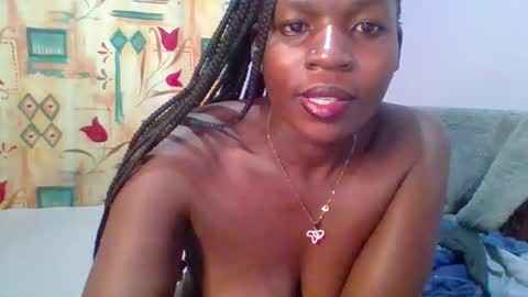 Snapshot of horny_hearts chatting on February 14, 7:02 pm phanice online show from February 14, 7:02 pm