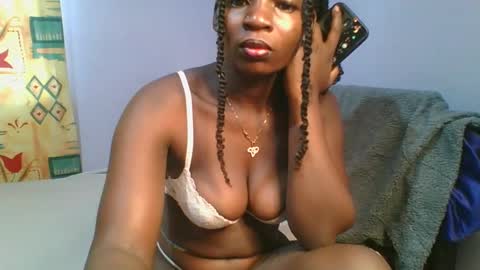 Snapshot of horny_hearts chatting on February 4, 4:26 am phanice online show from February 4, 4:26 am