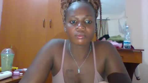 Snapshot of horny_hearts chatting on September 12, 6:37 pm phanice online show from September 12, 6:37 pm