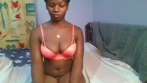 Snapshot of horny_hearts chatting on February 7, 6:56 pm phanice online show from February 7, 6:56 pm