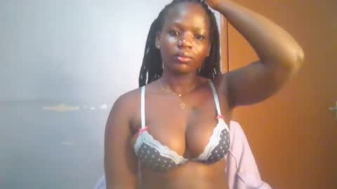 Snapshot of horny_hearts chatting on October 14, 6:38 am phanice online show from October 14, 6:38 am