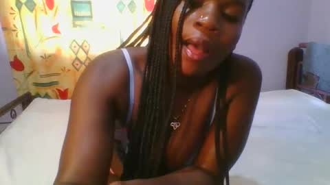 Snapshot of horny_hearts chatting on February 18, 5:31 am phanice online show from February 18, 5:31 am