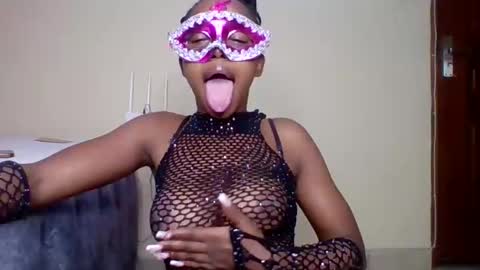 Snapshot of horny_squiter chatting on February 1, 1:02 am horny_squiter online show from February 1, 1:02 am