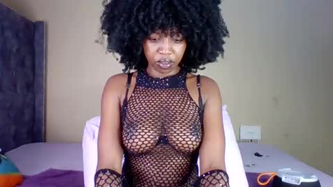 Snapshot of horny_squiter chatting on December 22, 6:48 pm horny_squiter online show from December 22, 6:48 pm