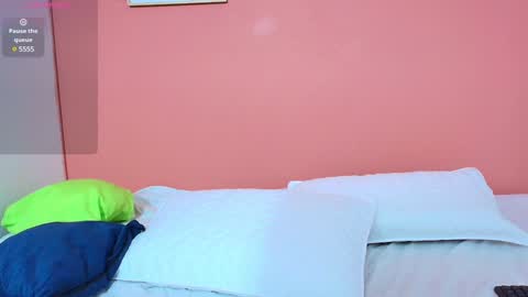 Snapshot of hornybarelylegalgirl chatting on January 16, 11:27 pm Khloe online show from January 16, 11:27 pm
