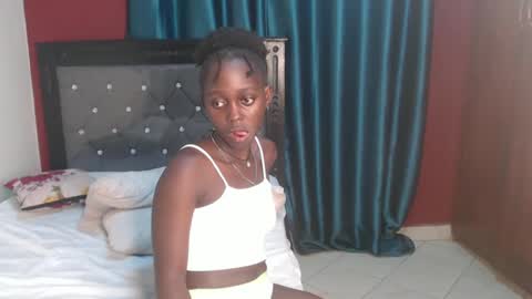 Bella online show from December 14, 10:28 pm