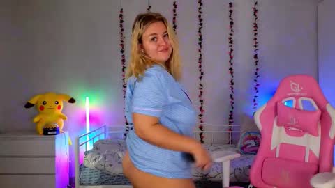 Snapshot of hornycakee chatting on September 18, 10:25 am HornyCakee online show from September 18, 10:25 am