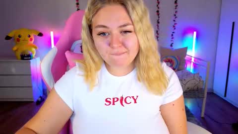 Snapshot of hornycakee chatting on September 17, 9:51 am HornyCakee online show from September 17, 9:51 am
