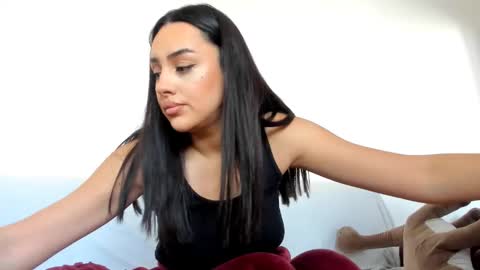 Snapshot of hornyemma_ chatting on February 19, 8:33 am Emma online show from February 19, 8:33 am