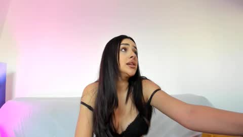 Snapshot of hornyemma_ chatting on December 20, 8:49 am Emma online show from December 20, 8:49 am