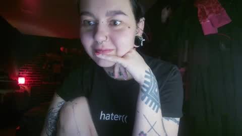 Snapshot of horror_circus chatting on February 24, 1:22 am Messalina Horror online show from February 24, 1:22 am