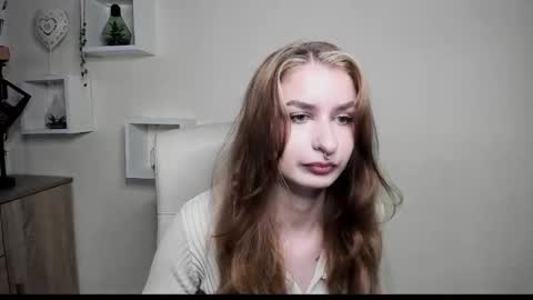 Snapshot of hot_1nina chatting on October 16, 5:43 am NINA online show from October 16, 5:43 am