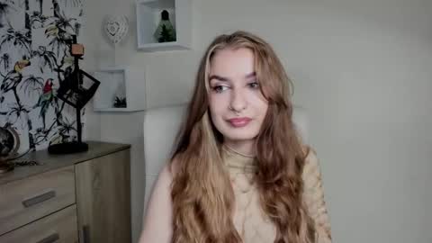 Snapshot of hot_1nina chatting on October 1, 6:51 am NINA online show from October 1, 6:51 am