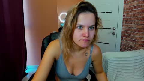 Snapshot of hot___jess chatting on October 1, 3:22 am Jessica online show from October 1, 3:22 am