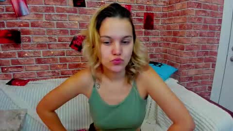 Snapshot of hot___jess chatting on September 11, 3:18 am Jessica online show from September 11, 3:18 am