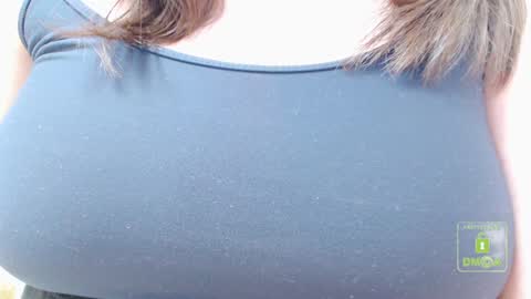 Snapshot of hot_and_pretty chatting on January 29, 9:33 am Lila online show from January 29, 9:33 am