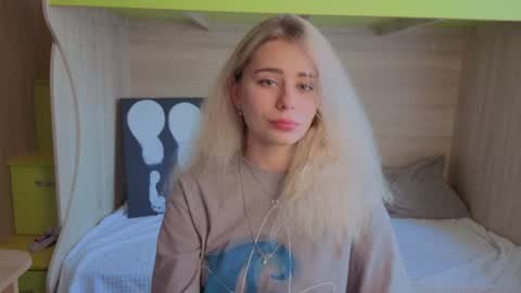 hot_kittie_hot online show from July 27, 8:11 am