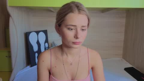 hot_kittie_hot online show from July 10, 7:20 am