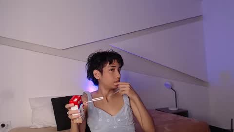 Snapshot of hot_little_bunny chatting on February 27, 9:04 pm Alana online show from February 27, 9:04 pm
