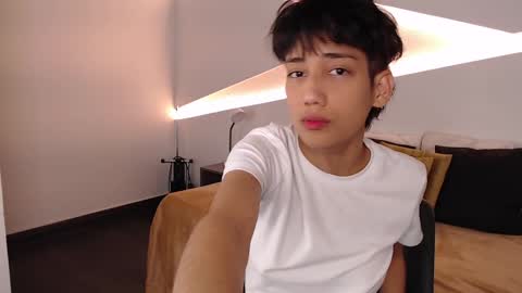 Snapshot of hot_little_bunny chatting on February 2, 9:23 pm Alana online show from February 2, 9:23 pm