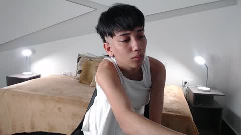 Snapshot of hot_little_bunny chatting on January 10, 8:48 pm Alana online show from January 10, 8:48 pm