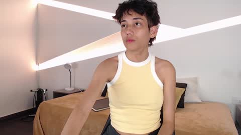 Snapshot of hot_little_bunny chatting on February 4, 9:20 pm Alana online show from February 4, 9:20 pm