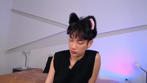 Snapshot of hot_little_bunny chatting on February 8, 8:42 pm Alana online show from February 8, 8:42 pm