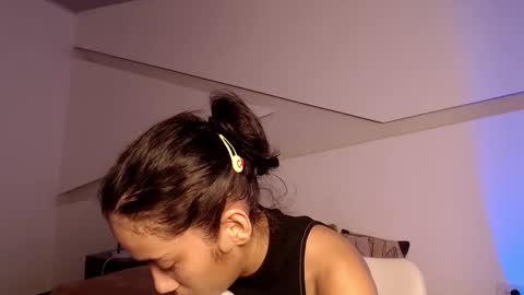 Snapshot of hot_little_bunny chatting on October 19, 8:44 pm Alana online show from October 19, 8:44 pm