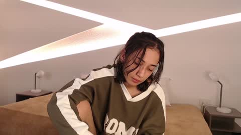 Snapshot of hot_little_bunny chatting on January 6, 7:35 pm Alana online show from January 6, 7:35 pm