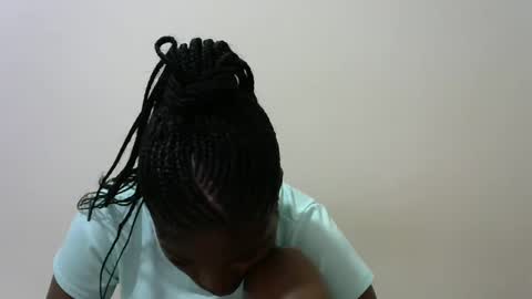 LONNAH online show from March 10, 3:56 am