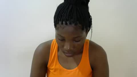 LONNAH online show from February 5, 7:50 am