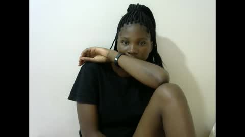 LONNAH online show from February 4, 8:06 pm