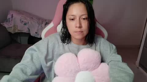 Mia online show from June 30, 7:57 pm