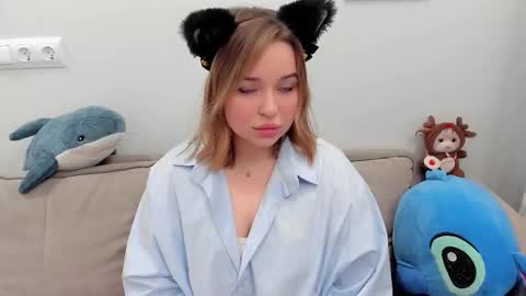 Moon online show from February 7, 2:21 pm