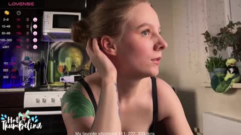 Snapshot of hot_thumbelina chatting on February 23, 1:34 pm Hot Thumbelina online show from February 23, 1:34 pm