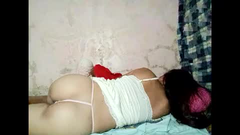 Snapshot of hot_warrios247 chatting on February 5, 6:59 pm hot_warrios247 online show from February 5, 6:59 pm