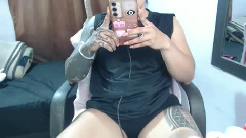 Hot and PowerHOPE U MISS ME online show from January 8, 11:20 pm