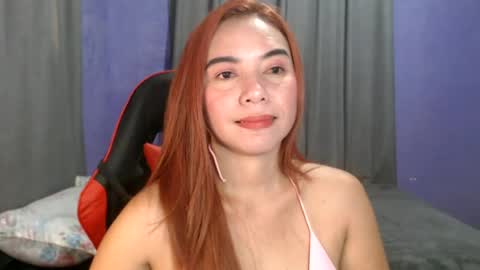 hotasian_pinky online show from June 15, 9:37 pm