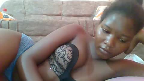Snapshot of hotbabbee chatting on January 30, 4:58 am love online show from January 30, 4:58 am