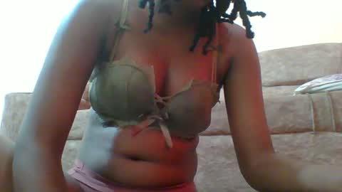 Snapshot of hotbabbee chatting on February 10, 4:52 am love online show from February 10, 4:52 am