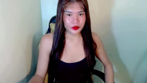 Snapshot of hotbunnyrainx chatting on March 3, 4:32 pm rain online show from March 3, 4:32 pm
