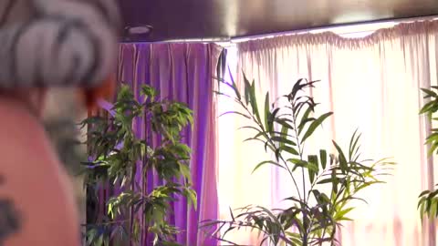 Snapshot of hotbustybabex chatting on September 28, 6:31 am Anais online show from September 28, 6:31 am