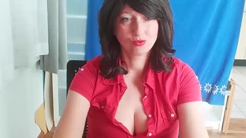 Snapshot of hotdestany chatting on December 11, 9:41 am Hot Destany online show from December 11, 9:41 am