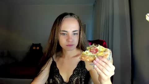 SWEET DEVILS PUSSY  online show from July 22, 1:06 am