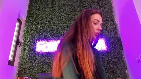 hotfallingdevil online show from March 26, 9:11 am